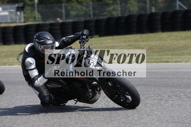 /Archiv-2025/49 26.08.2025 Cornu Master School ADR/blau-bleu/50